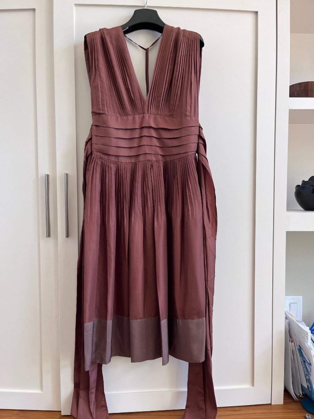 BCBG Max Azria Bronze Sleeveless Pleated Silk Dress Size 2 - Picture 3 of 3